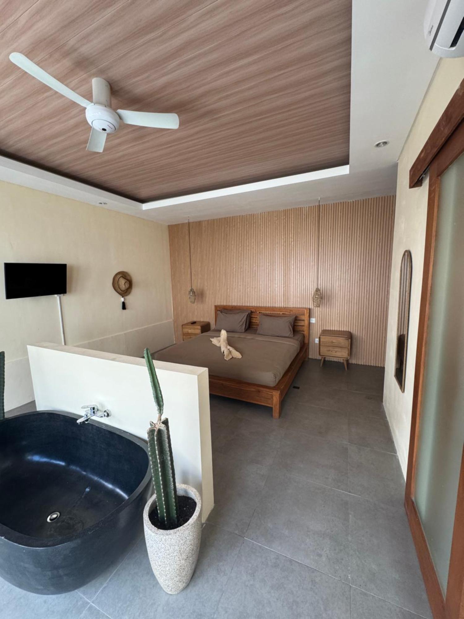 Kiki Village Bathtub Canggu Dış mekan fotoğraf