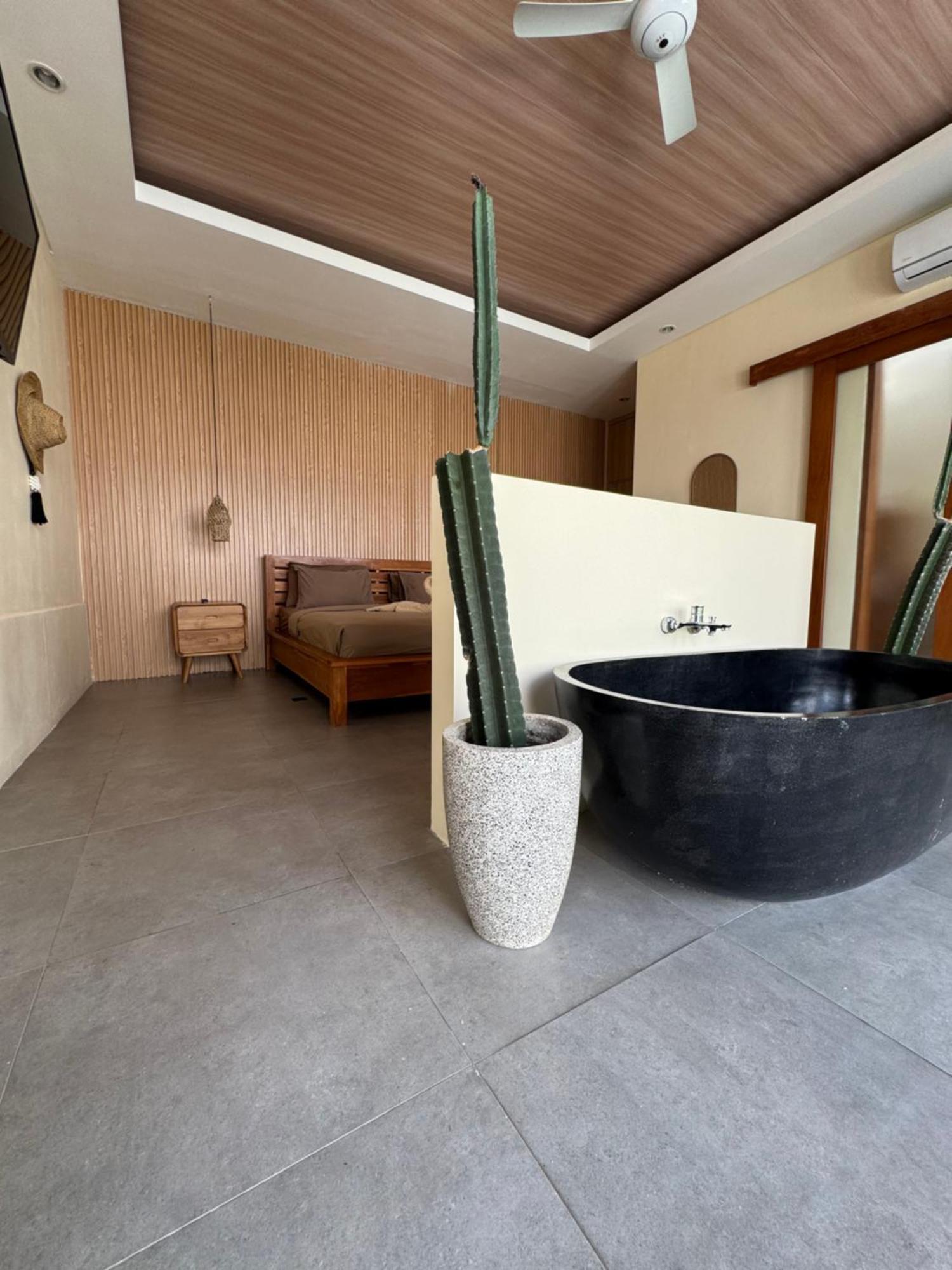 Kiki Village Bathtub Canggu Dış mekan fotoğraf